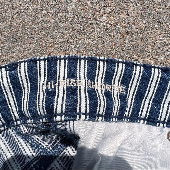 AEO blue white railroad stripe next level stretch high rise Shorty jean shorts - Picture 4 of 5